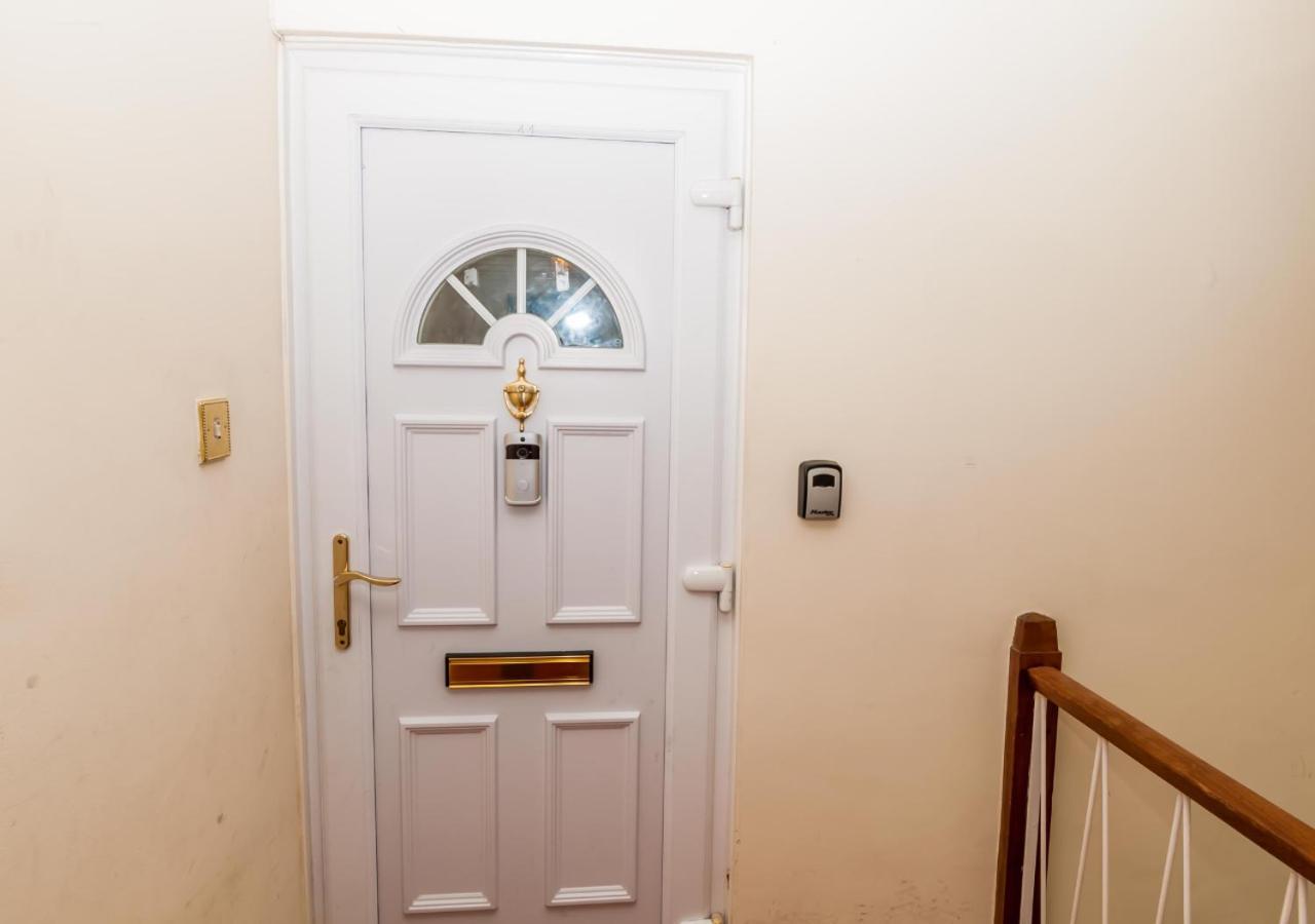 2 Bed Apartment-5 Guests - Business-Relocation-Parking - The Brighton Short Stay & Serviced Apartments Εξωτερικό φωτογραφία
