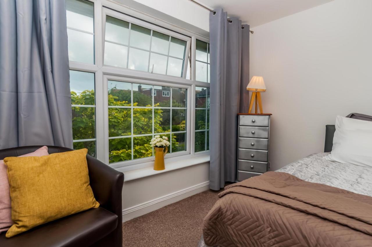 2 Bed Apartment-5 Guests - Business-Relocation-Parking - The Brighton Short Stay & Serviced Apartments Εξωτερικό φωτογραφία